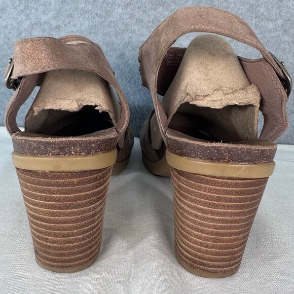 Dansko Womens sz 40 Deandra Studded Taupe Shimmer Sandal Block Heel BOHO T Strap - Picture 5 of 13
